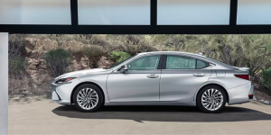 Silver 2023 Lexus ES Hybrid Englewood, NJ