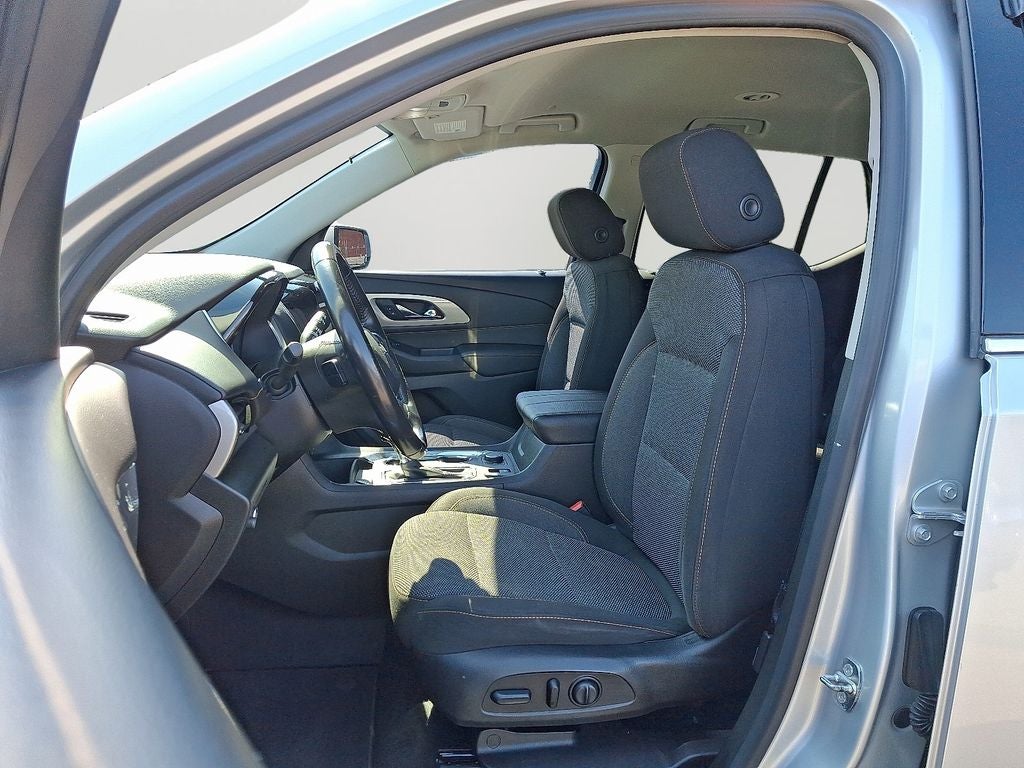 2018 Chevrolet Traverse LT Cloth w/1LT