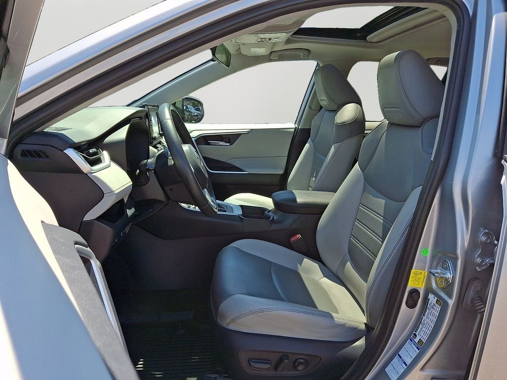 2019 Toyota RAV4 XLE Premium w/Premium Grade Weather Package