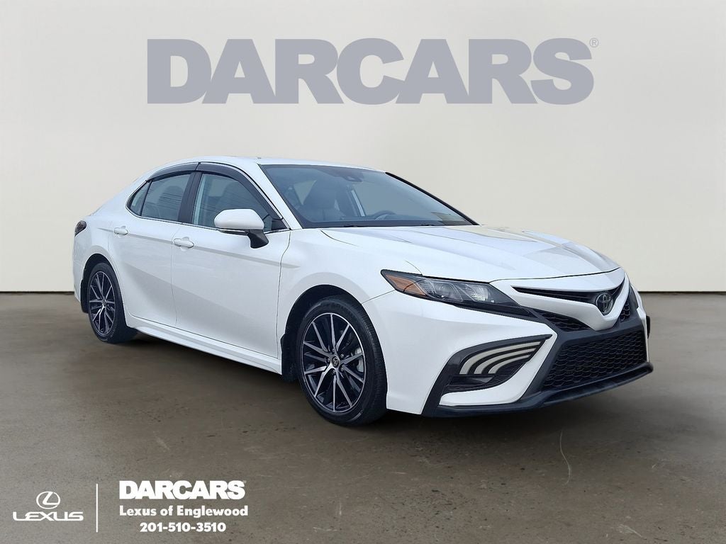 2022 Toyota Camry SE AWD