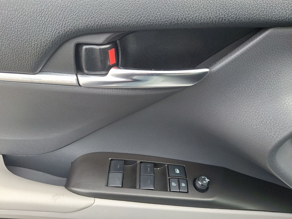 2022 Toyota Camry SE AWD