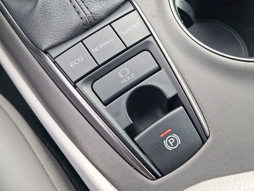 2022 Toyota Camry SE AWD