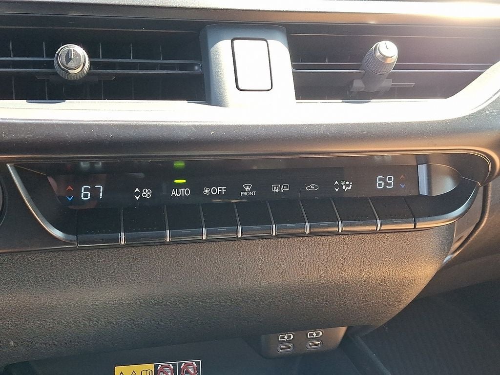 2023 Lexus UX 250h Premium 250h Premium AWD