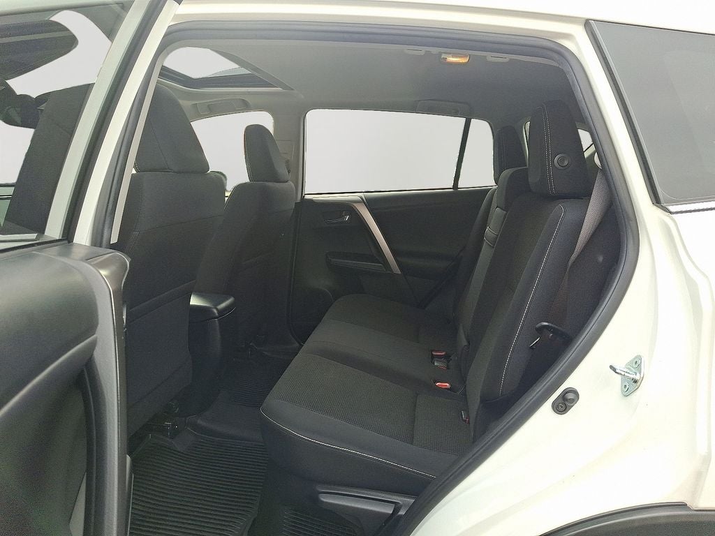 2017 Toyota RAV4 Hybrid XLE