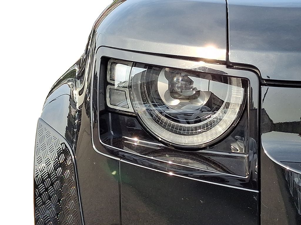 2025 Land Rover Defender 110 S
