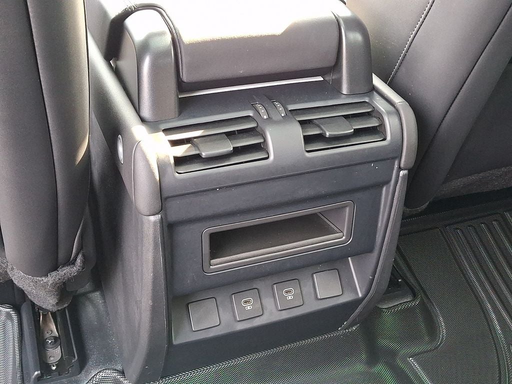 2025 Land Rover Defender 110 S