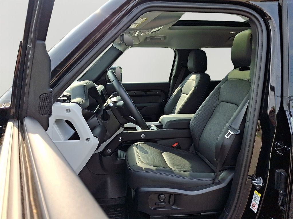 2025 Land Rover Defender 110 S