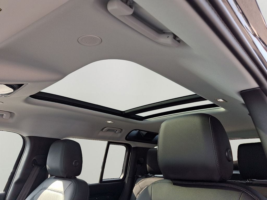 2025 Land Rover Defender 110 S