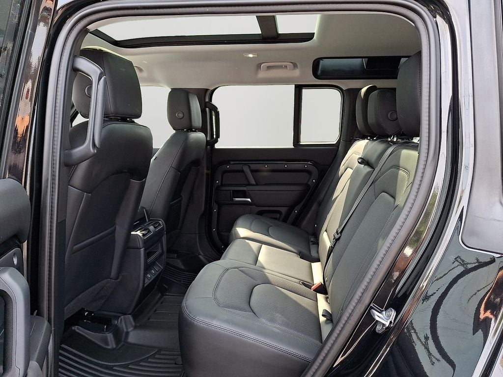 2025 Land Rover Defender 110 S